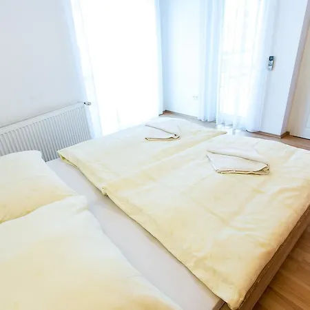 アパートホテル Luxury 4*