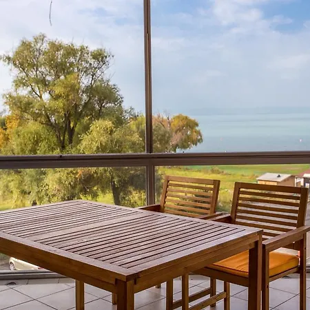 アパートホテル Luxury シオーフォク